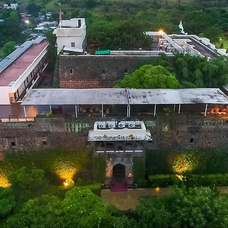 Fort Jadhavgadh -A Gadh Heritage Hotel Sasvad Екстериор снимка