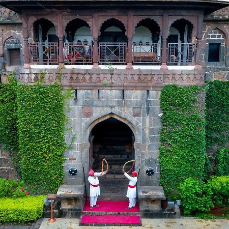 Fort Jadhavgadh -A Gadh Heritage Hotel Sasvad Екстериор снимка