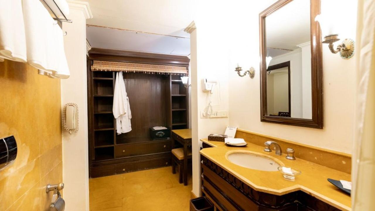 Fort Jadhavgadh -A Gadh Heritage Hotel Sasvad Екстериор снимка