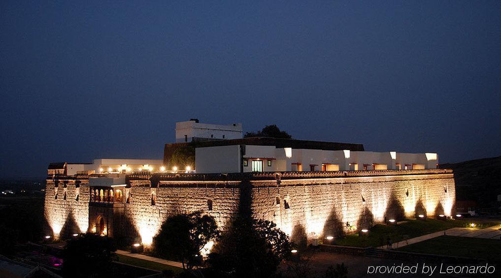 Fort Jadhavgadh -A Gadh Heritage Hotel Sasvad Екстериор снимка