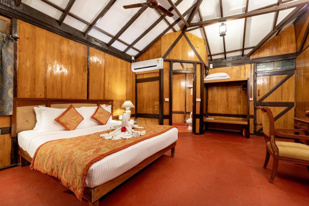 Fort Jadhavgadh -A Gadh Heritage Hotel Sasvad Екстериор снимка