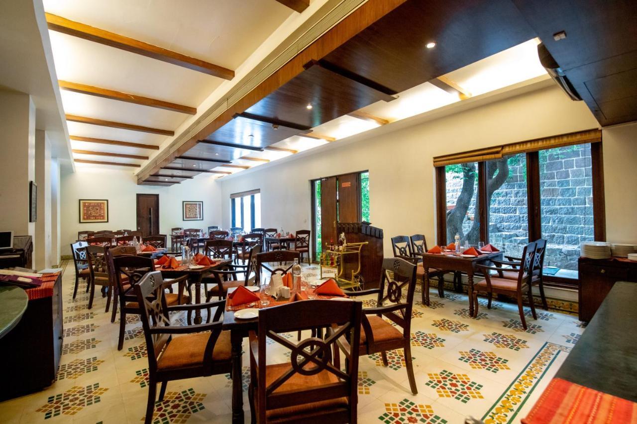 Fort Jadhavgadh -A Gadh Heritage Hotel Sasvad Екстериор снимка