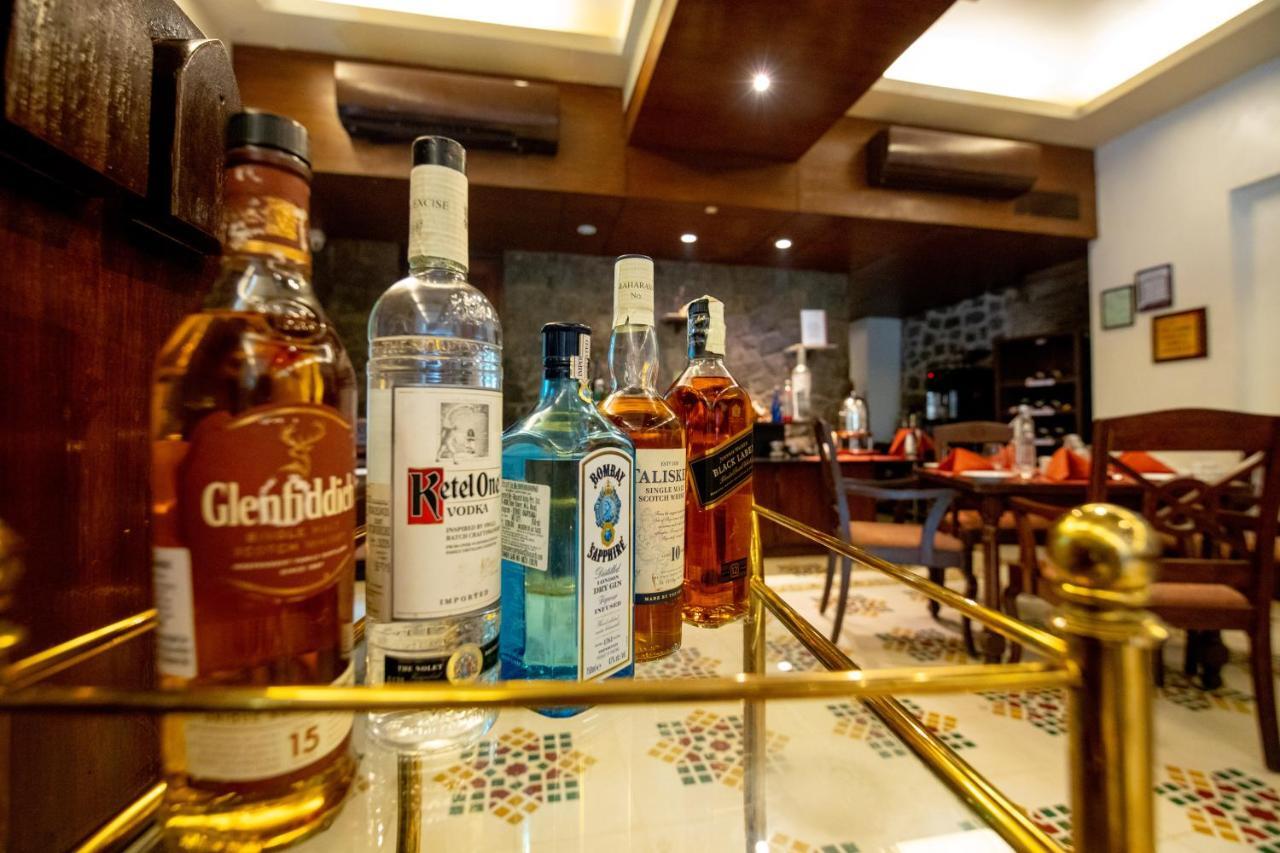 Fort Jadhavgadh -A Gadh Heritage Hotel Sasvad Екстериор снимка