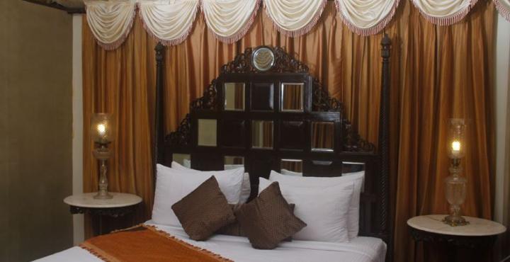 Fort Jadhavgadh -A Gadh Heritage Hotel Sasvad Екстериор снимка